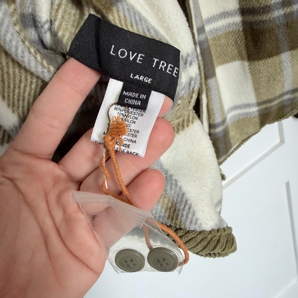 ✨2/$60✨Love Tree Green and Cream Plaid Jacket- reversible - Picture 2 of 4